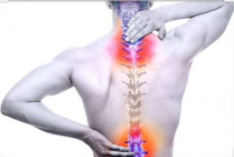 Mal de dos : causes, symptômes, solutions pour le soigner